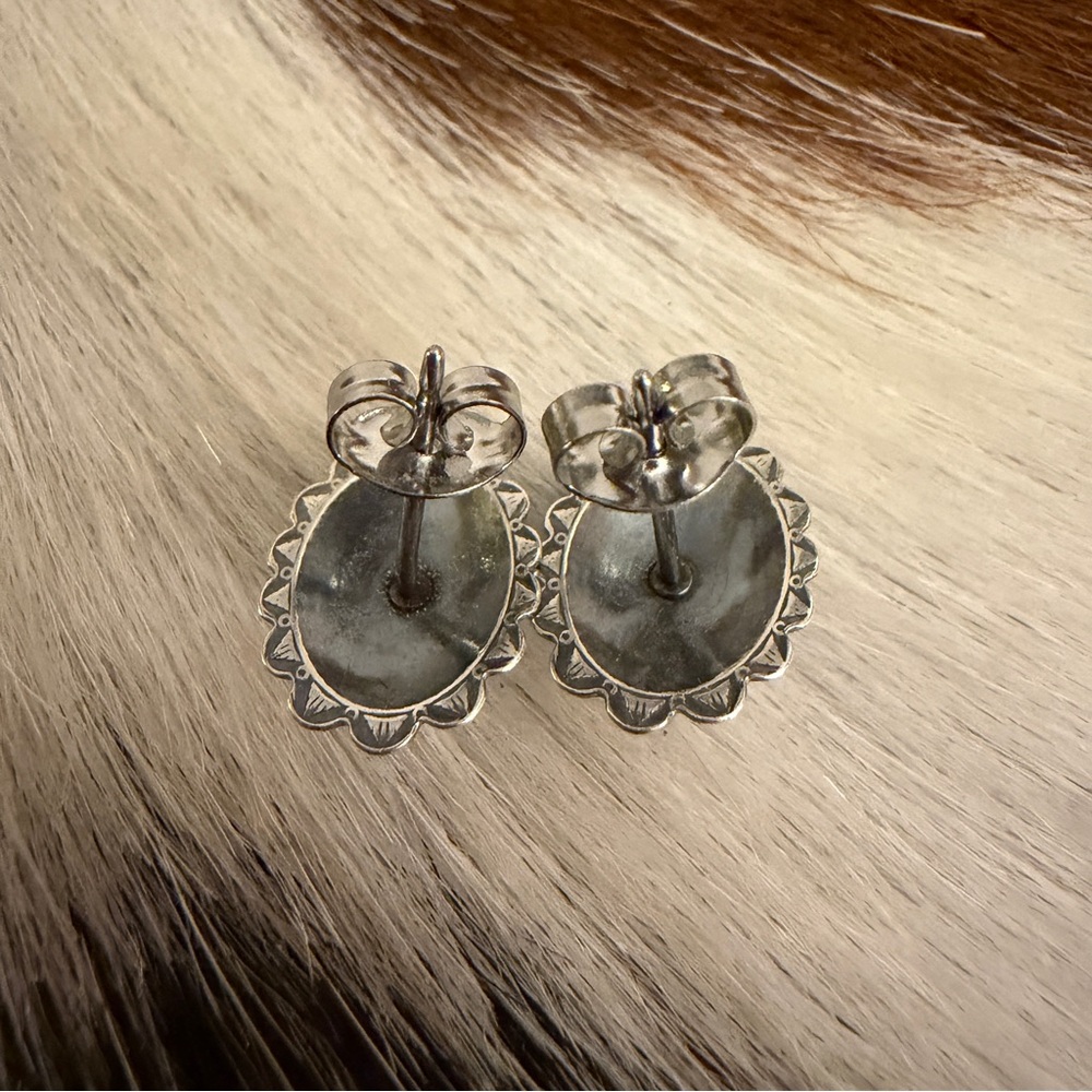 ❤️ Native American Artisan Concho Stud Turquoise Earrings Sterling New Mexico - Picture 5 of 10